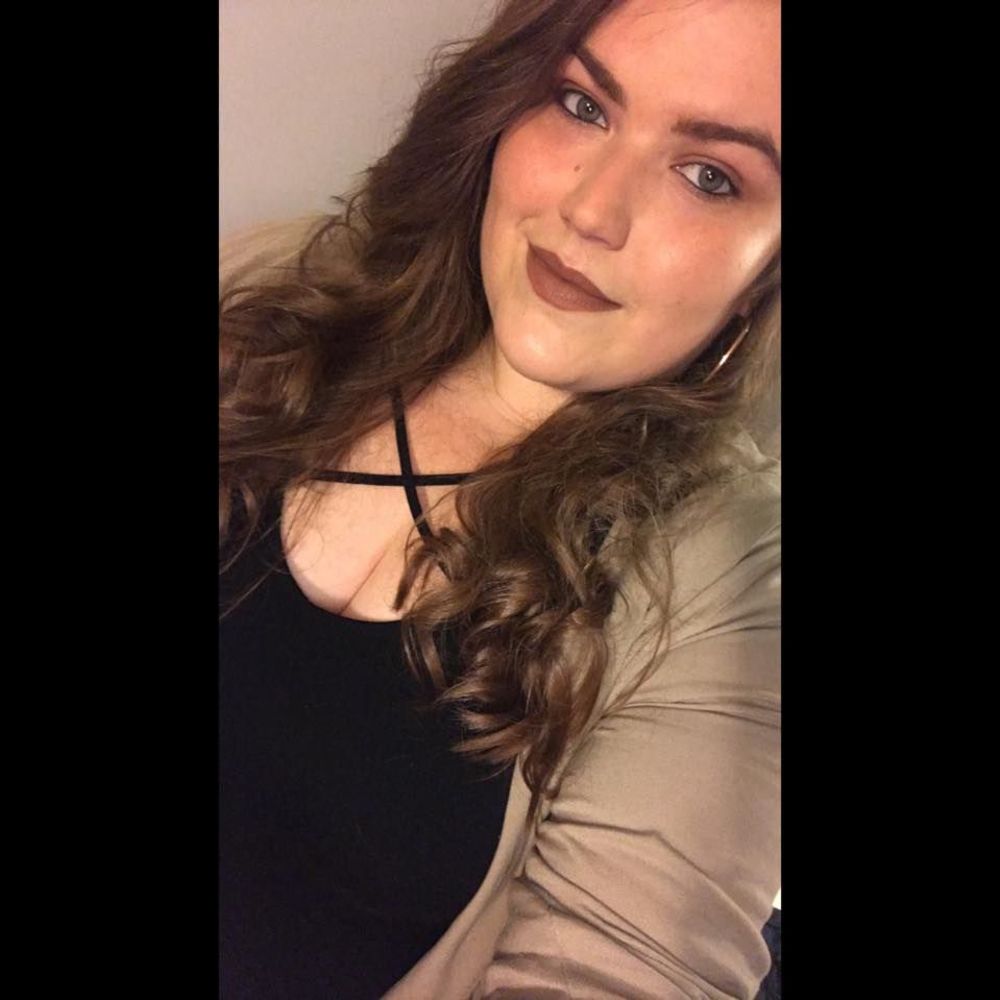 Meet your Posher, Courtney